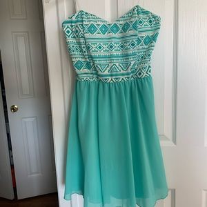 Mint strapless Aztec design dress!